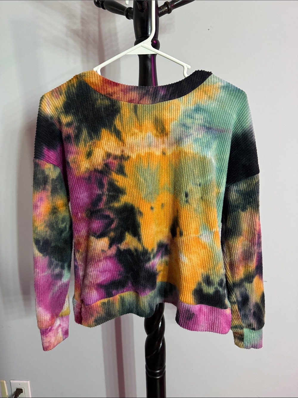 No Boundaries Multicolor Tie-Dye Ribbed Crewneck Sweater m.b.1